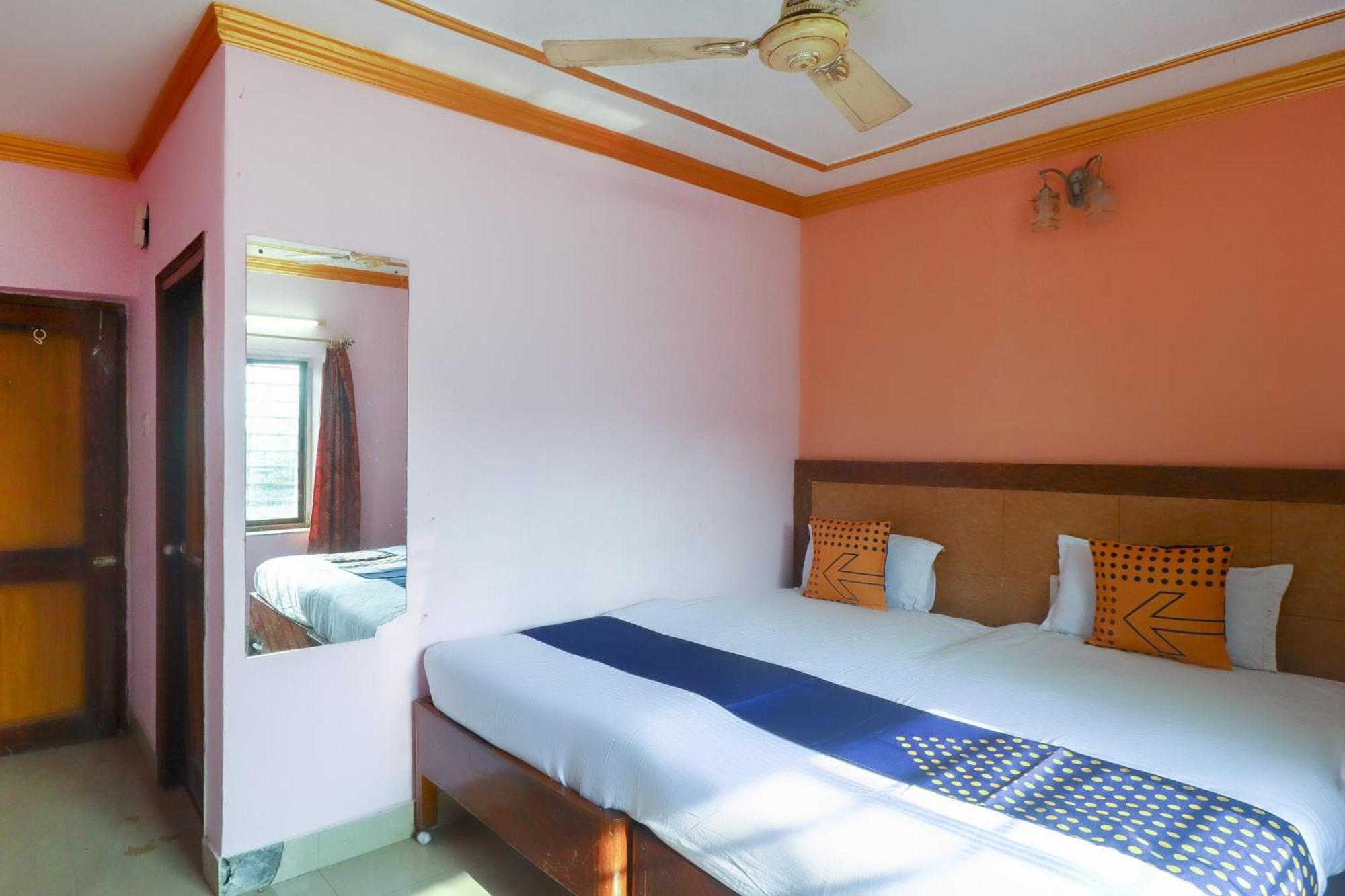 Spot On 75963 Hotel Prince Bodh Gaya Εξωτερικό φωτογραφία
