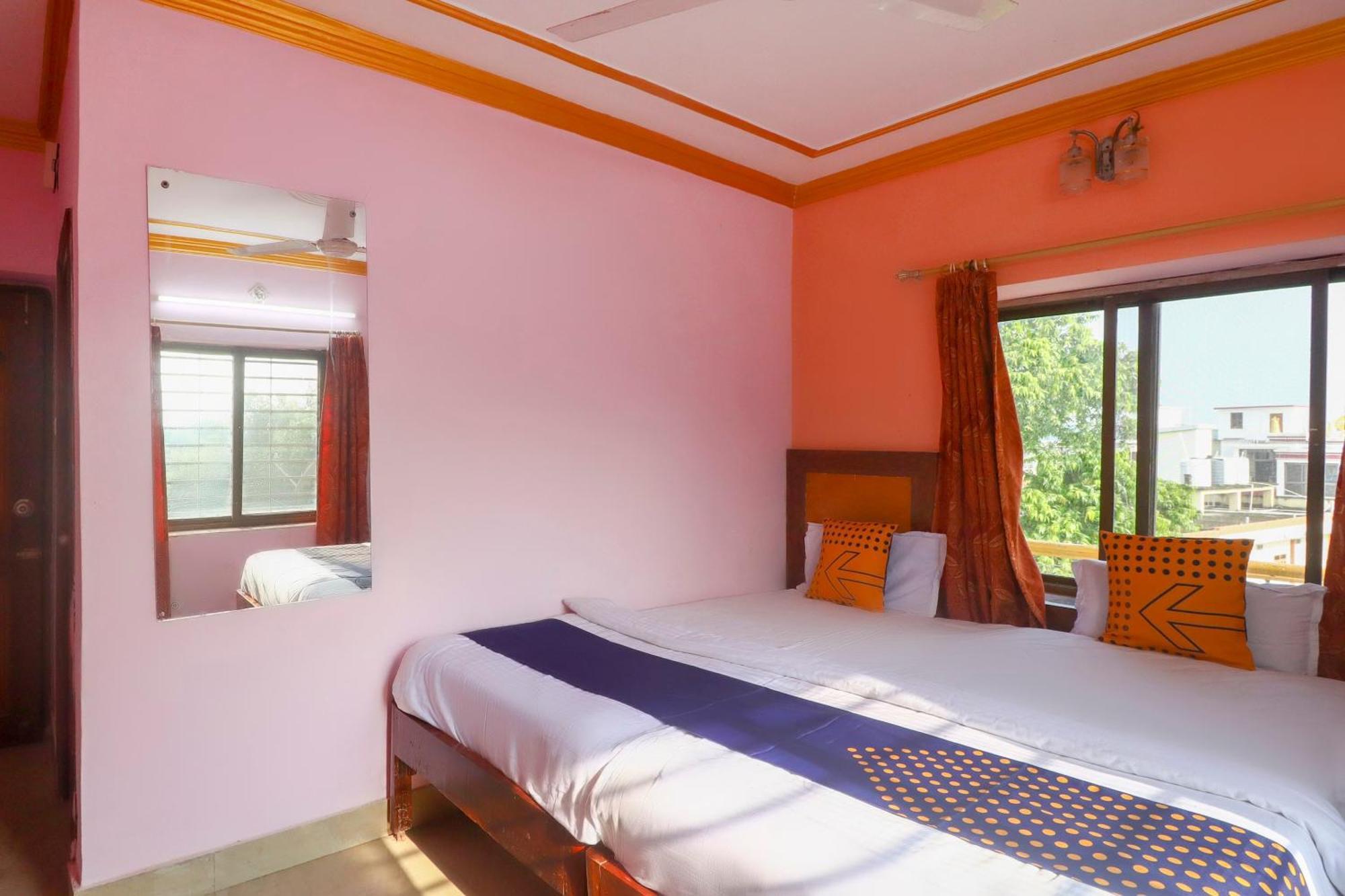 Spot On 75963 Hotel Prince Bodh Gaya Εξωτερικό φωτογραφία