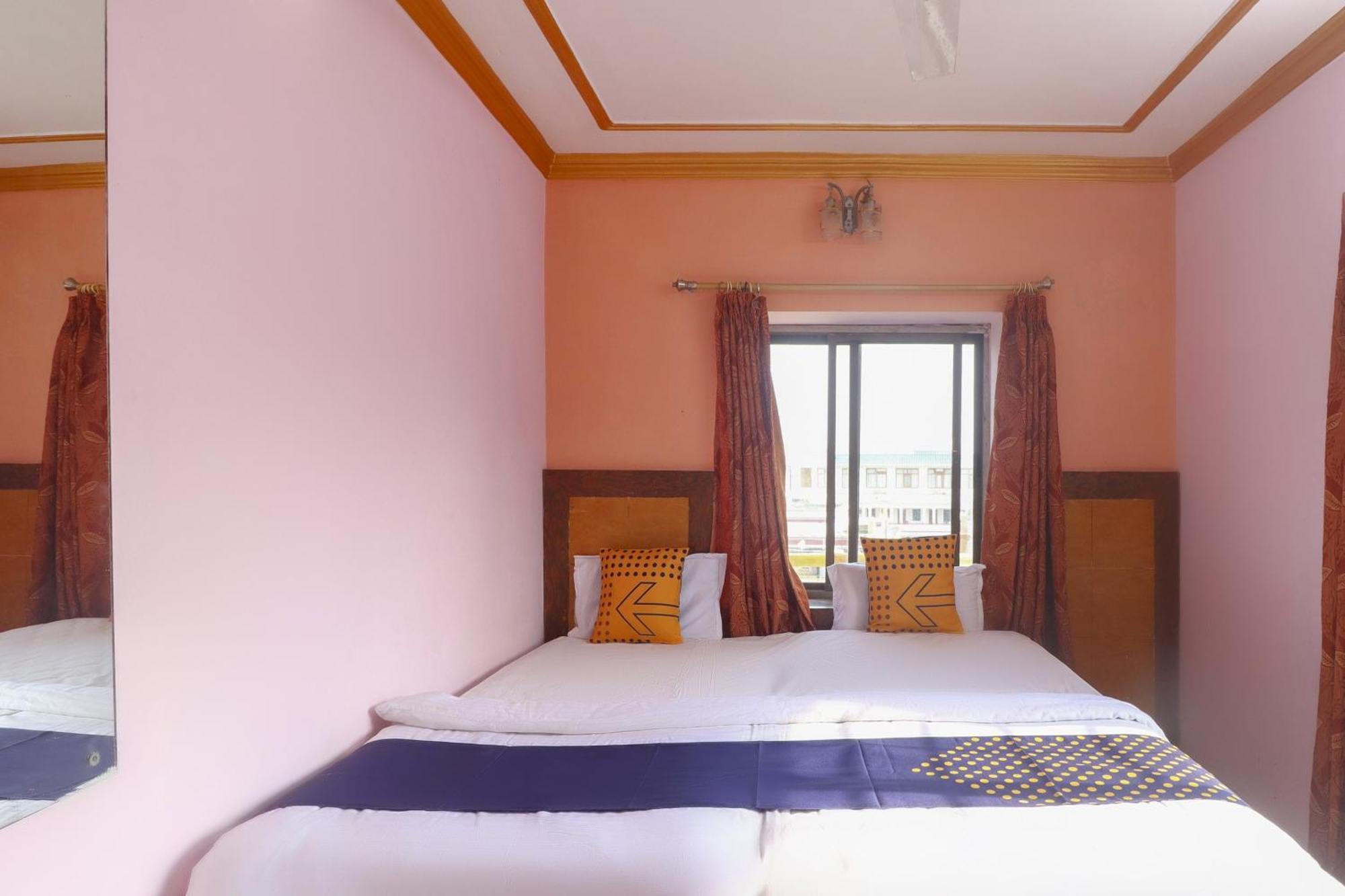 Spot On 75963 Hotel Prince Bodh Gaya Εξωτερικό φωτογραφία